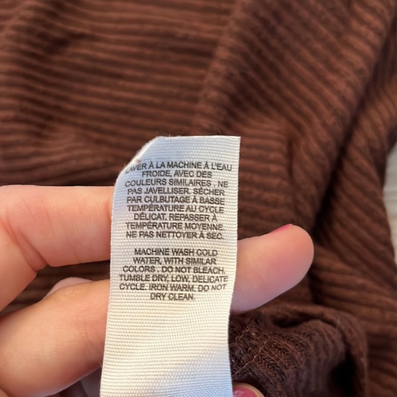 Garage Crop Top - Picture 5 of 5